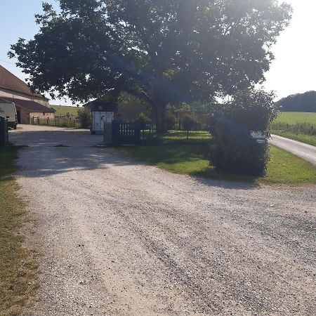 ホテル Ferme Des Champs Vrécourt エクステリア 写真
